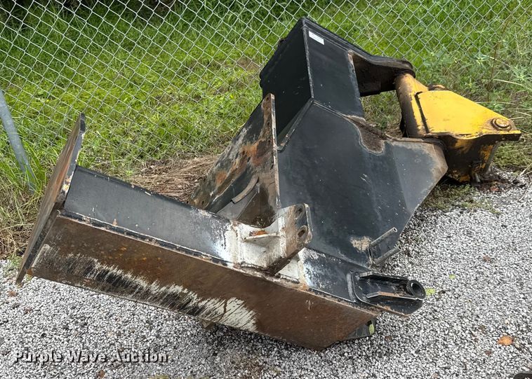 image for item EM8223 Tiger Saber RTRY side boom rotary mower