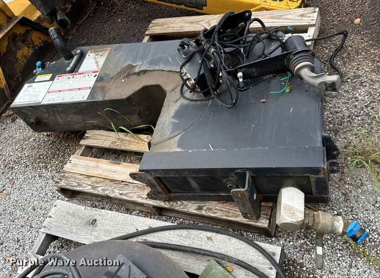 image for item EM8223 Tiger Saber RTRY side boom rotary mower