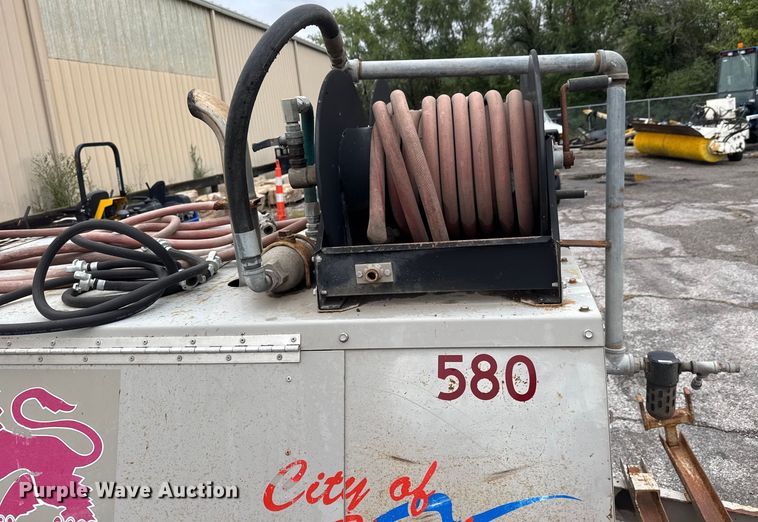 image for item EM8227 1998 CompAir LeRoi Q185DUE air compressor