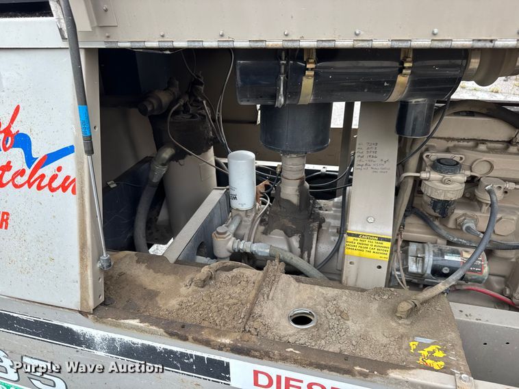 image for item EM8227 1998 CompAir LeRoi Q185DUE air compressor