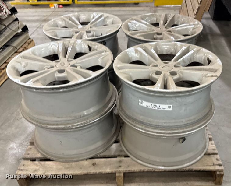 image for item EM8233 (8) 16