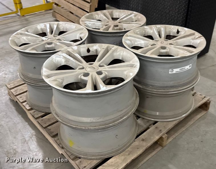 image for item EM8233 (8) 16