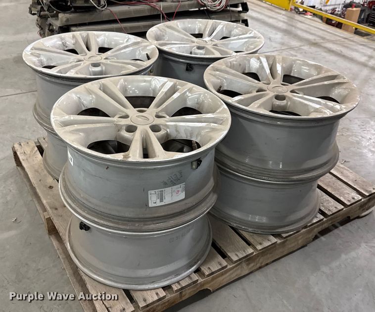 image for item EM8233 (8) 16