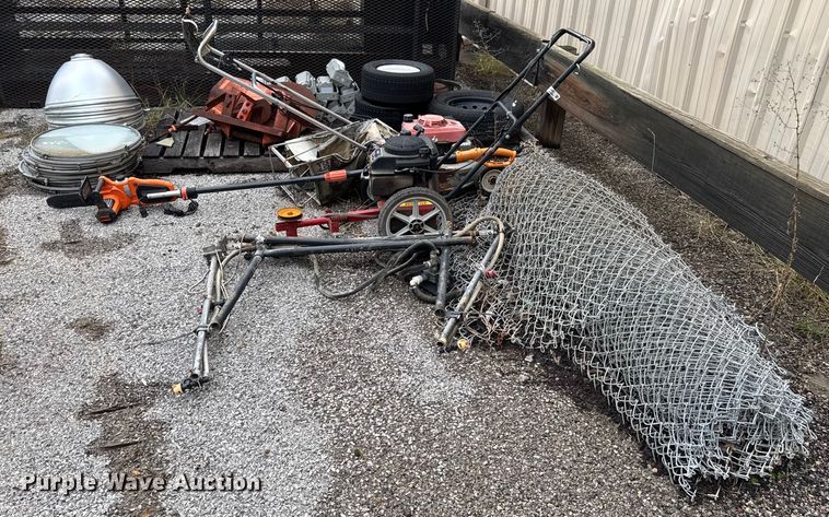 image for item EM8239 Lawn equipment