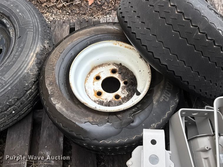 image for item EM8239 Lawn equipment