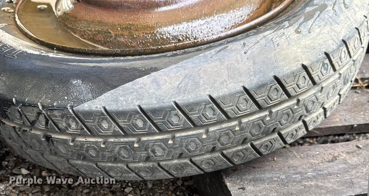 image for item EM8239 Lawn equipment