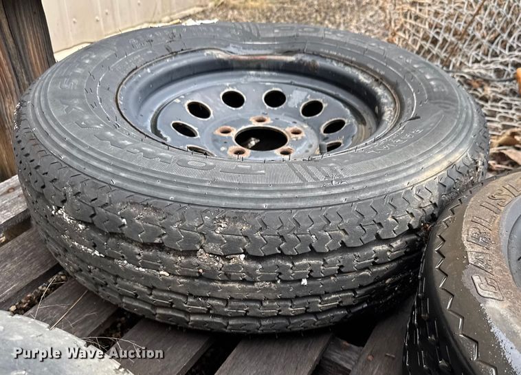 image for item EM8239 Lawn equipment