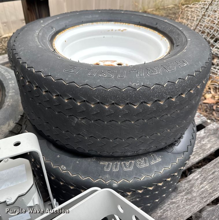 image for item EM8239 Lawn equipment