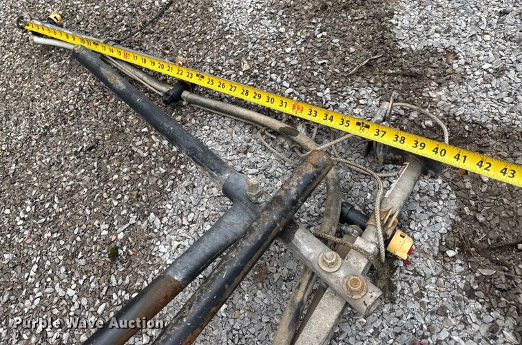 image for item EM8239 Lawn equipment