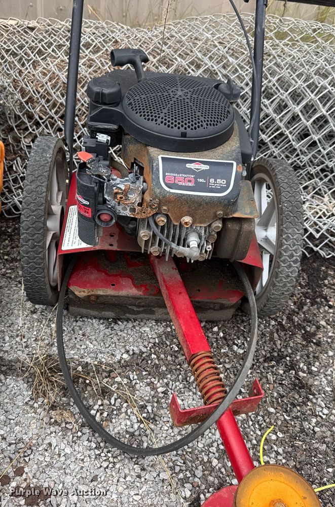 image for item EM8239 Lawn equipment