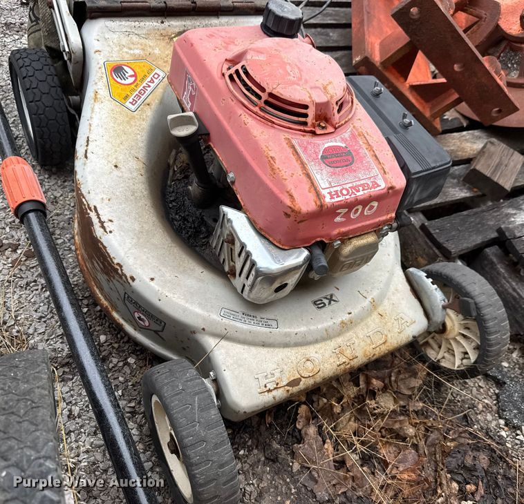 image for item EM8239 Lawn equipment