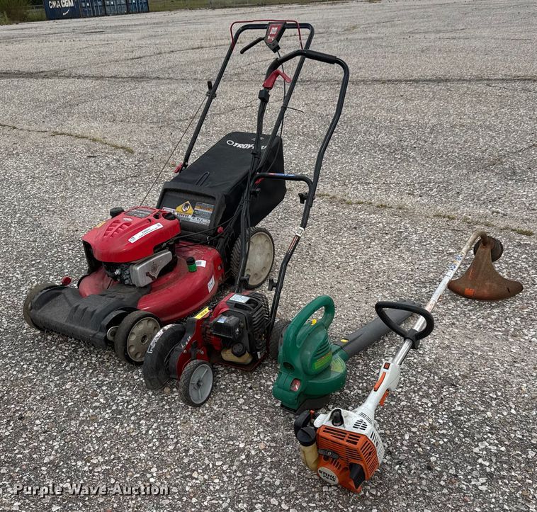 image for item EM8241 Lawn equipment