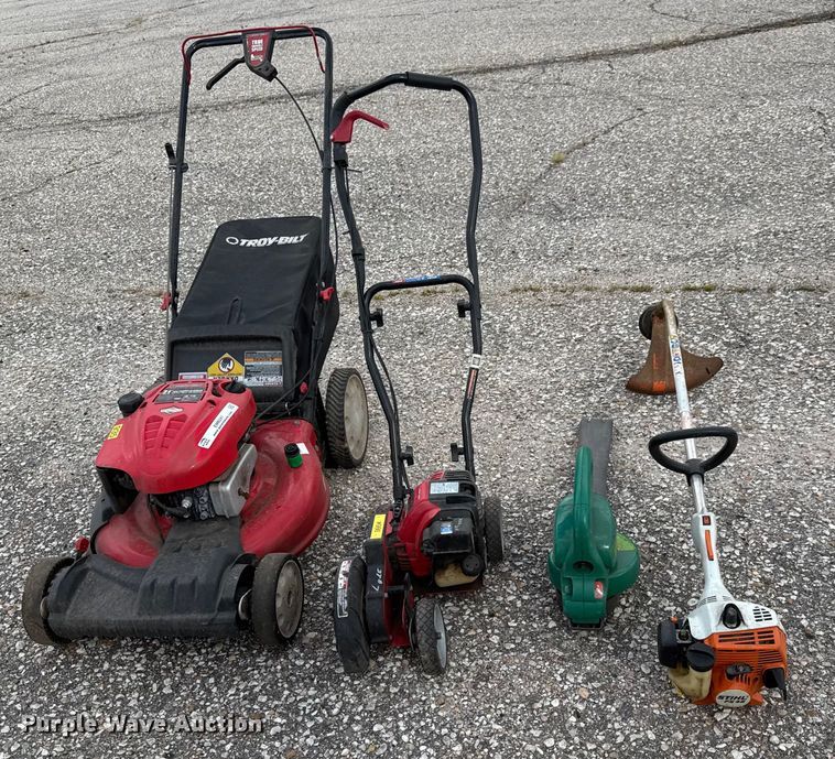 image for item EM8241 Lawn equipment