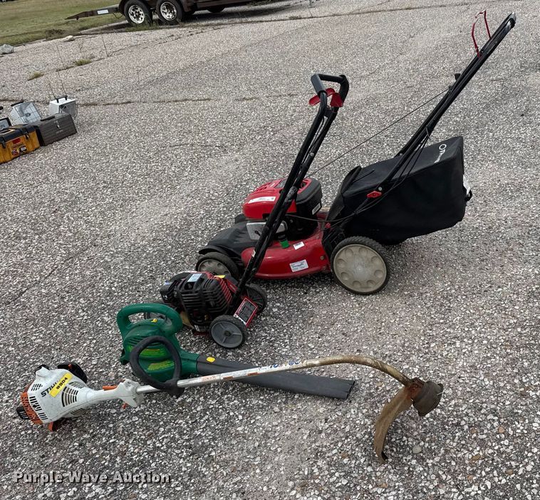 image for item EM8241 Lawn equipment