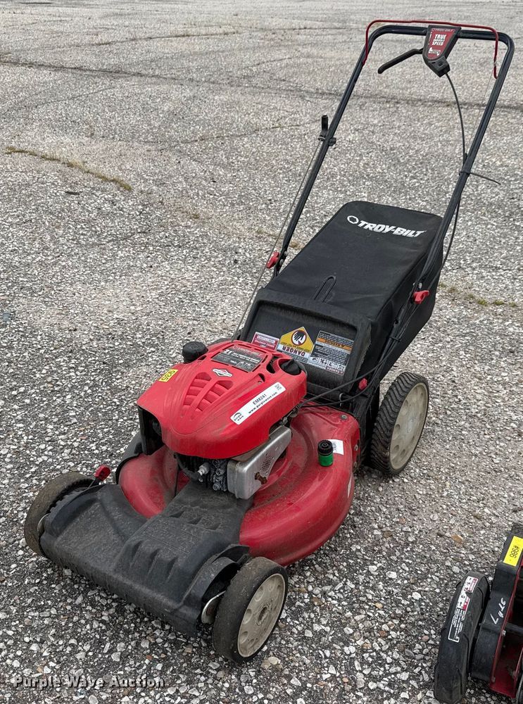 image for item EM8241 Lawn equipment