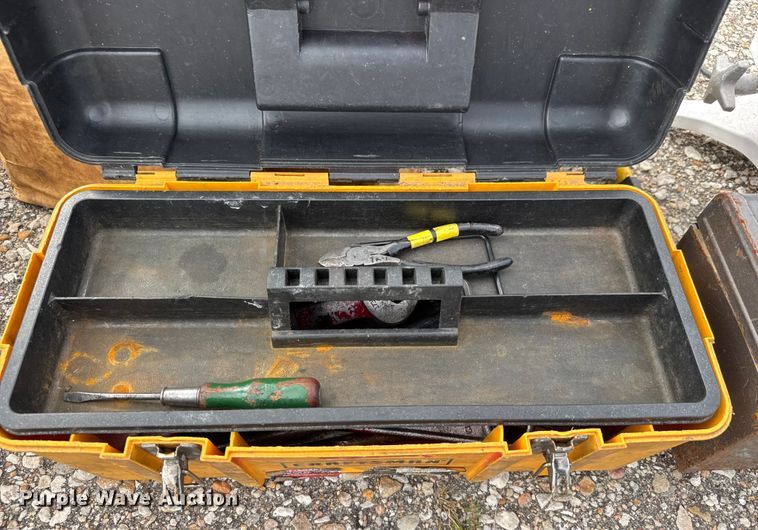 image for item EM8242 Tools