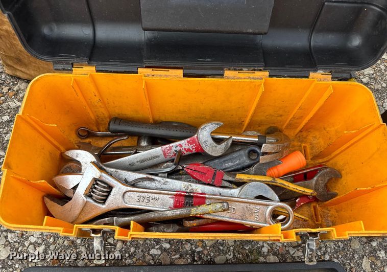 image for item EM8242 Tools