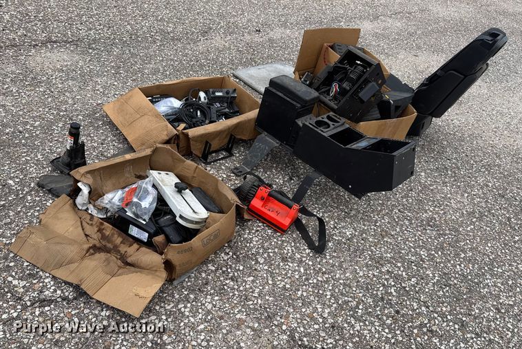 image for item EM8243 Emergency vehicle equipment