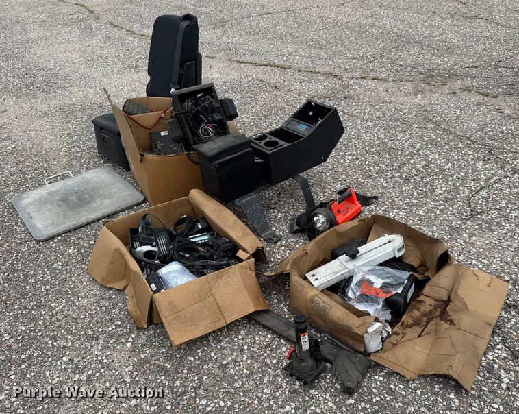 image for item EM8243 Emergency vehicle equipment