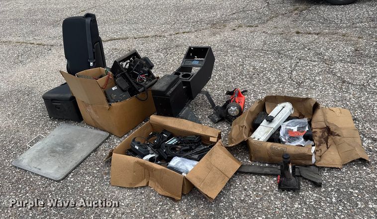 image for item EM8243 Emergency vehicle equipment