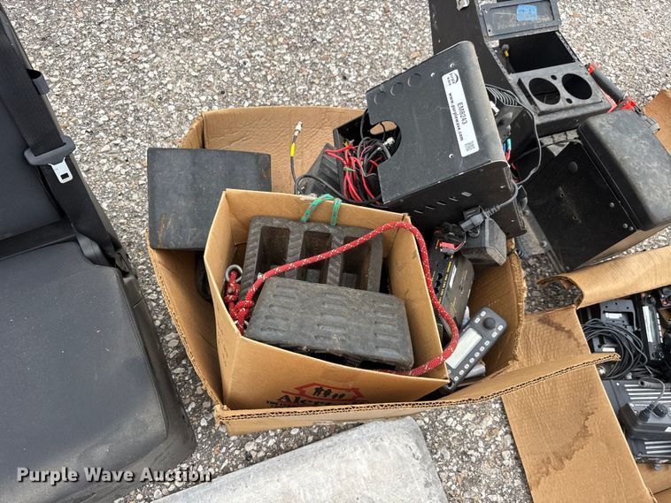 image for item EM8243 Emergency vehicle equipment