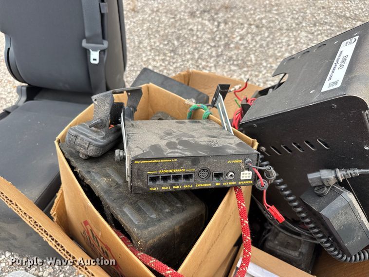 image for item EM8243 Emergency vehicle equipment