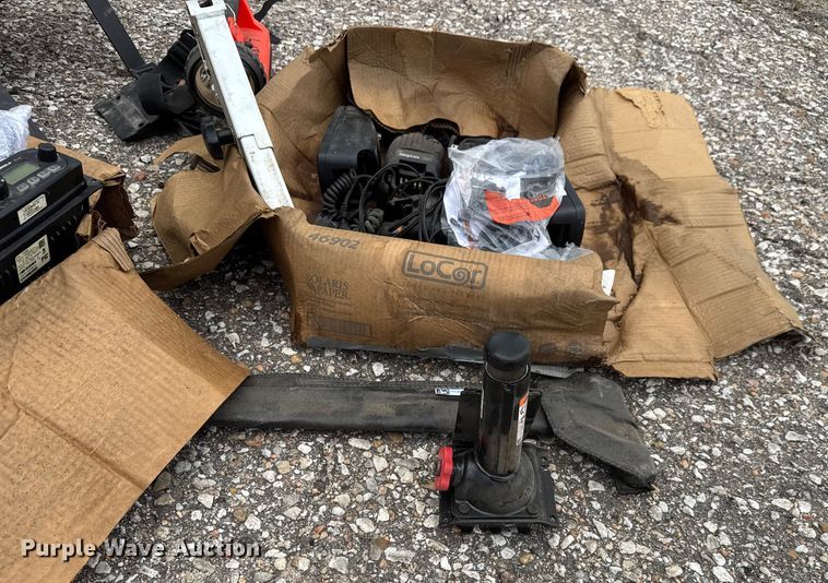 image for item EM8243 Emergency vehicle equipment