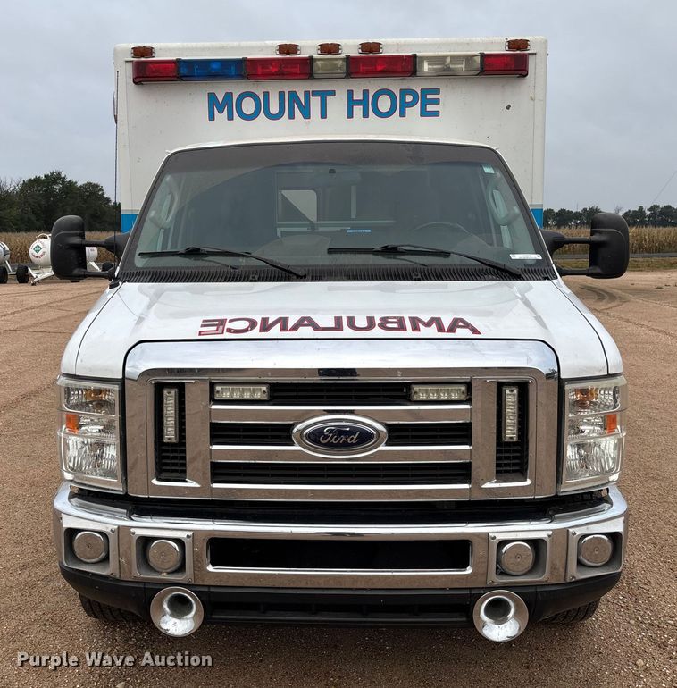 image for item EM8248 2010 Ford E450 ambulance