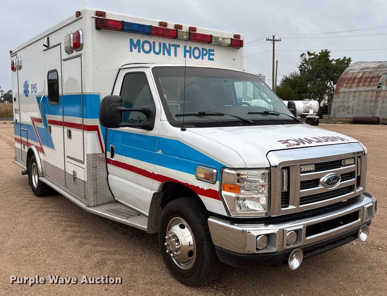 image for item EM8248 2010 Ford E450 ambulance