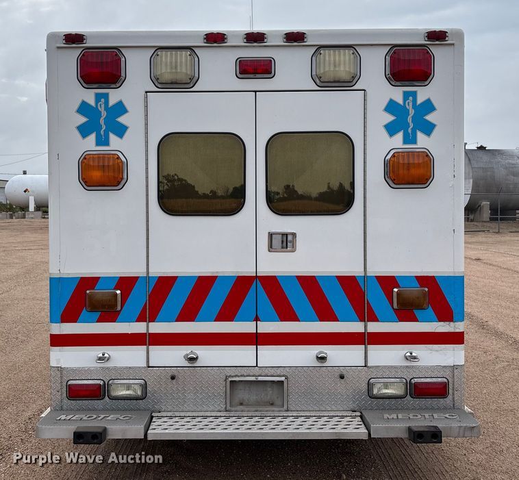 image for item EM8248 2010 Ford E450 ambulance