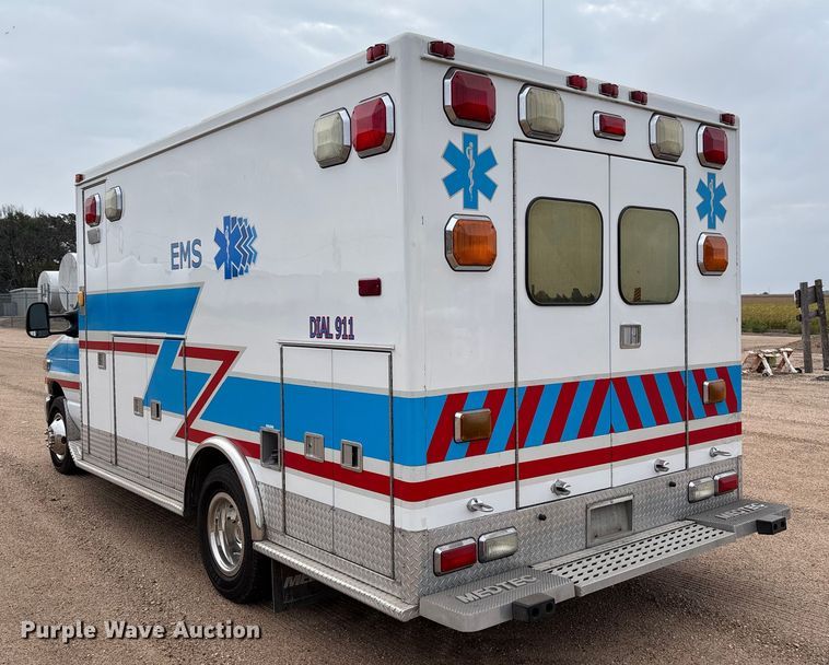 image for item EM8248 2010 Ford E450 ambulance