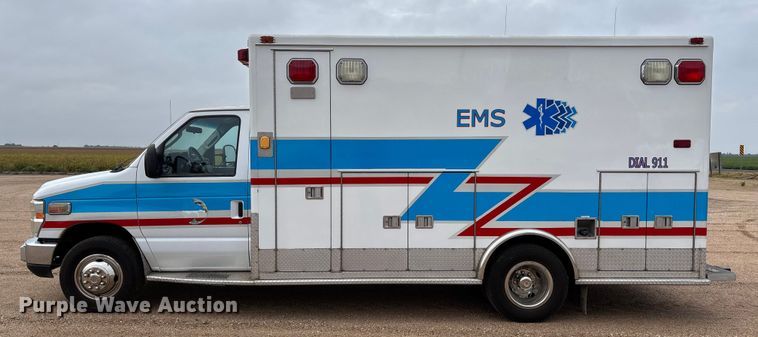 image for item EM8248 2010 Ford E450 ambulance