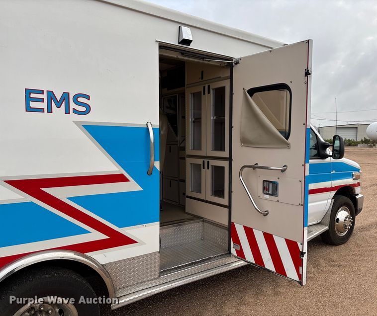 image for item EM8248 2010 Ford E450 ambulance