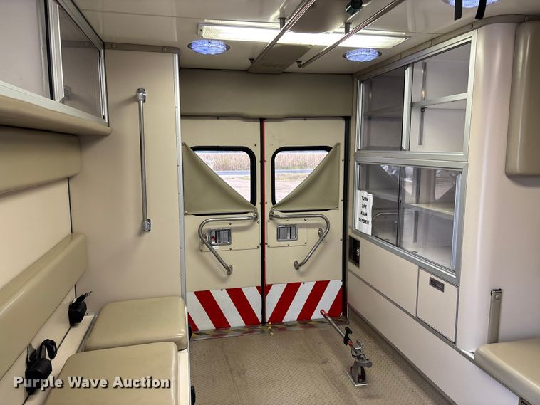 image for item EM8248 2010 Ford E450 ambulance