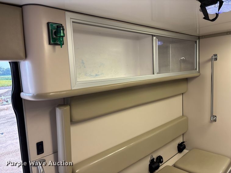 image for item EM8248 2010 Ford E450 ambulance