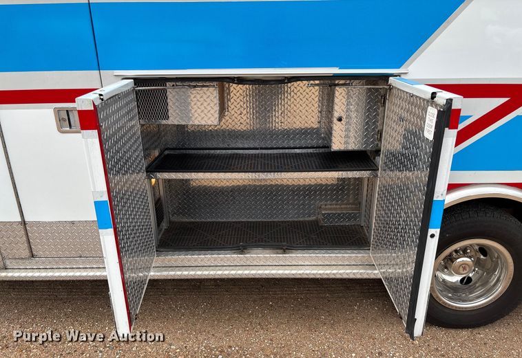 image for item EM8248 2010 Ford E450 ambulance