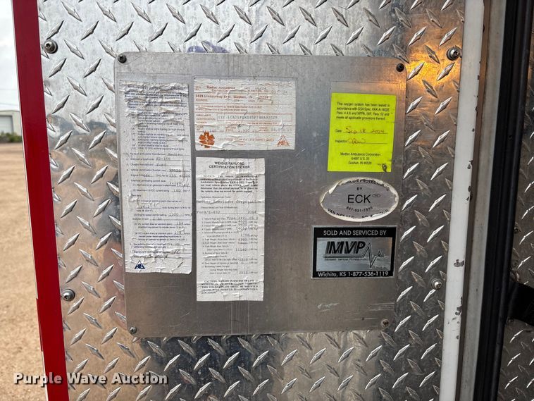 image for item EM8248 2010 Ford E450 ambulance