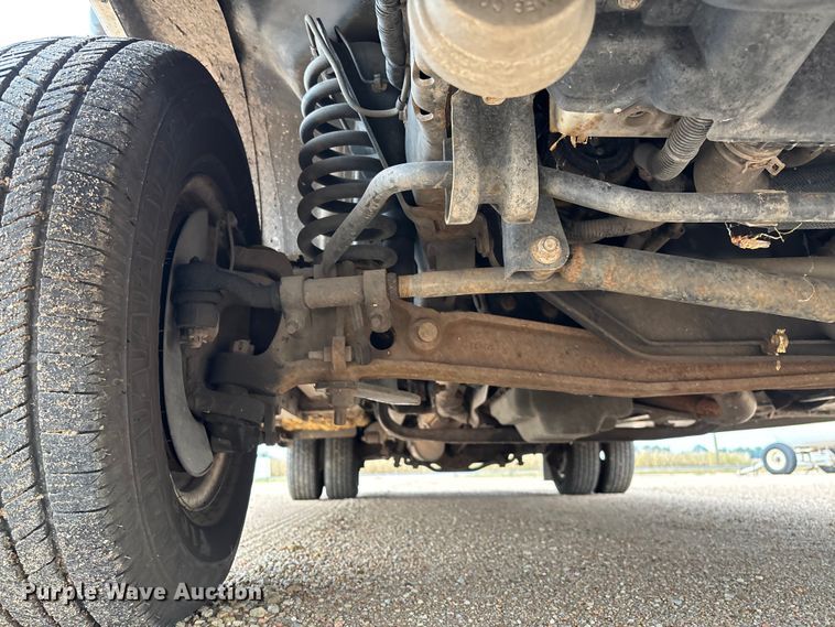 image for item EM8248 2010 Ford E450 ambulance