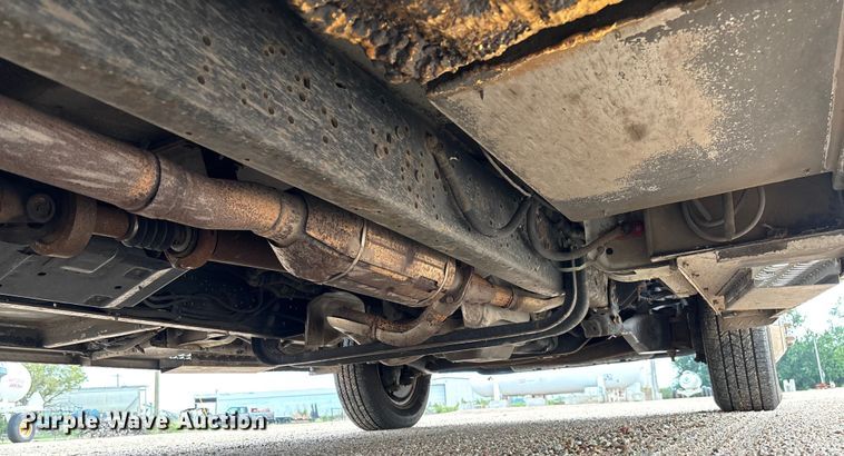 image for item EM8248 2010 Ford E450 ambulance