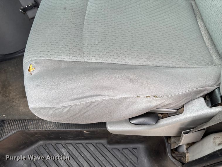 image for item EM8248 2010 Ford E450 ambulance