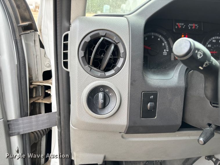 image for item EM8248 2010 Ford E450 ambulance