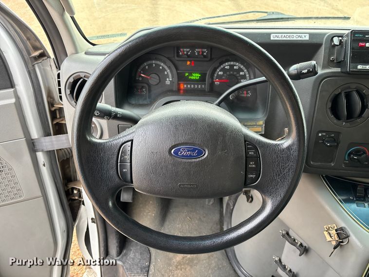 image for item EM8248 2010 Ford E450 ambulance