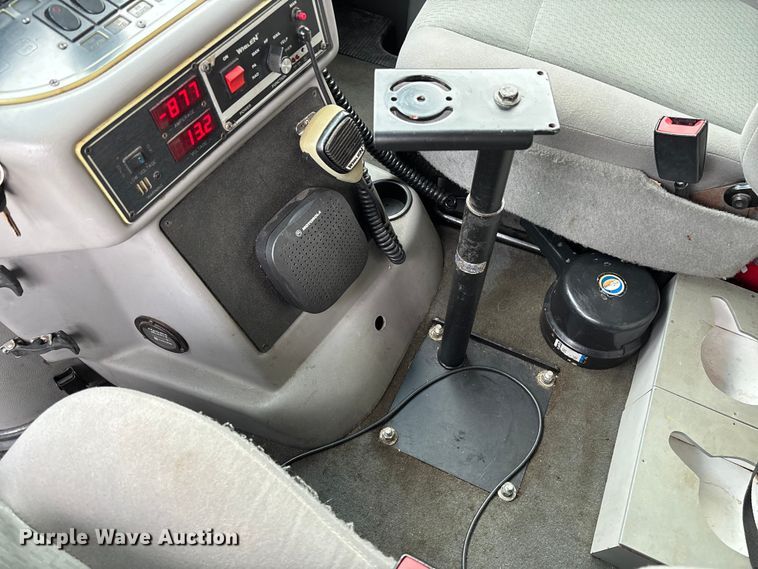 image for item EM8248 2010 Ford E450 ambulance