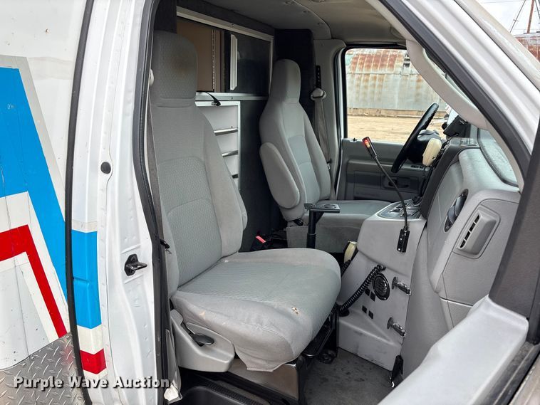 image for item EM8248 2010 Ford E450 ambulance