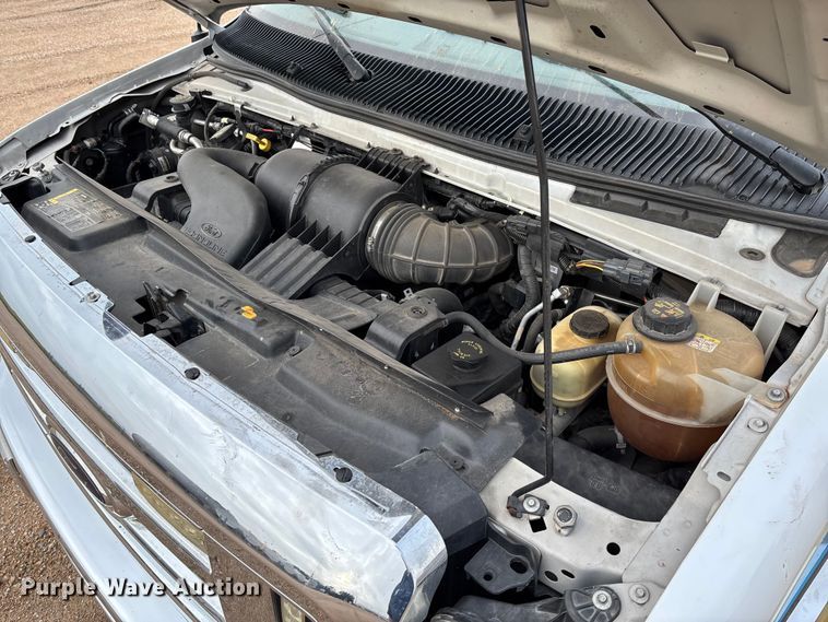 image for item EM8248 2010 Ford E450 ambulance