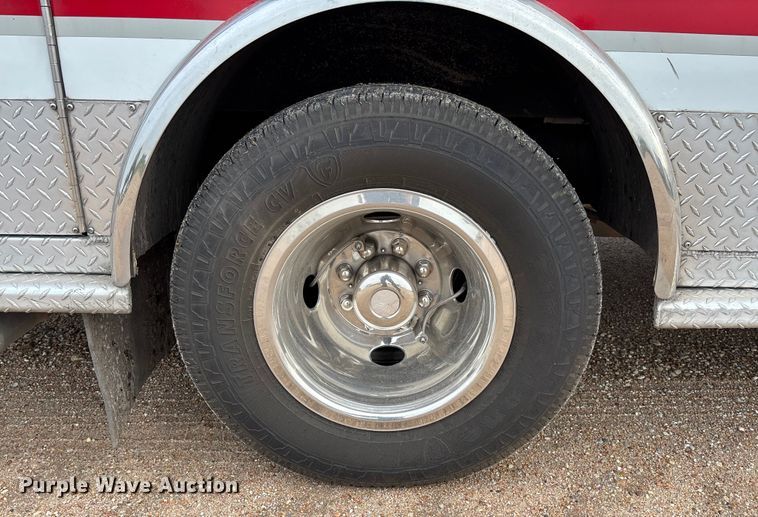 image for item EM8248 2010 Ford E450 ambulance