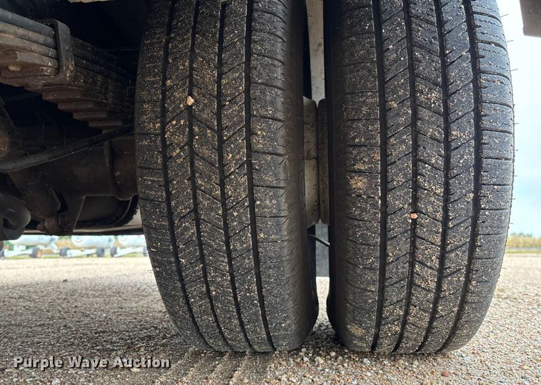 image for item EM8248 2010 Ford E450 ambulance