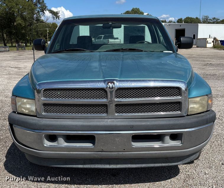 image for item EM8253 1996 Dodge Ram 1500 pickup truck