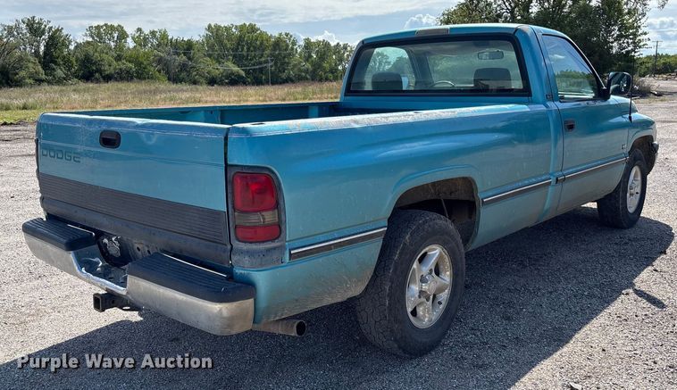 image for item EM8253 1996 Dodge Ram 1500 pickup truck