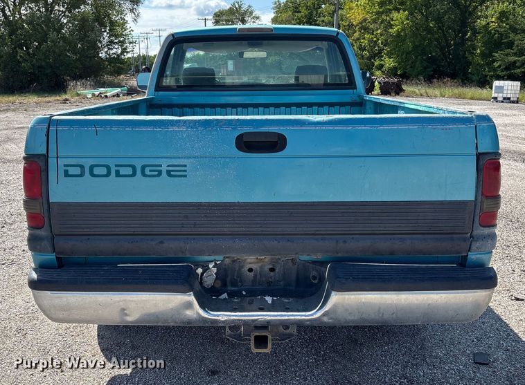 image for item EM8253 1996 Dodge Ram 1500 pickup truck